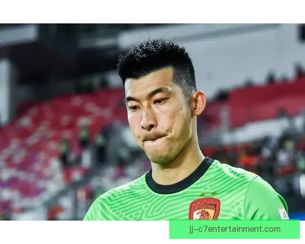 刘殿座屡献神扑力保三镇球门显英雄本色助力球队强势反弹 刘殿座屡献神扑力保三镇球门显英雄本色助力球队强势反弹