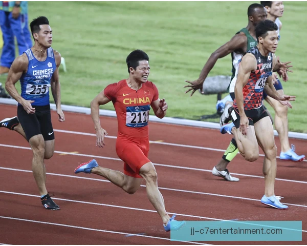苏炳添飞身封堵射门走红，速度优势转化为防守亮点